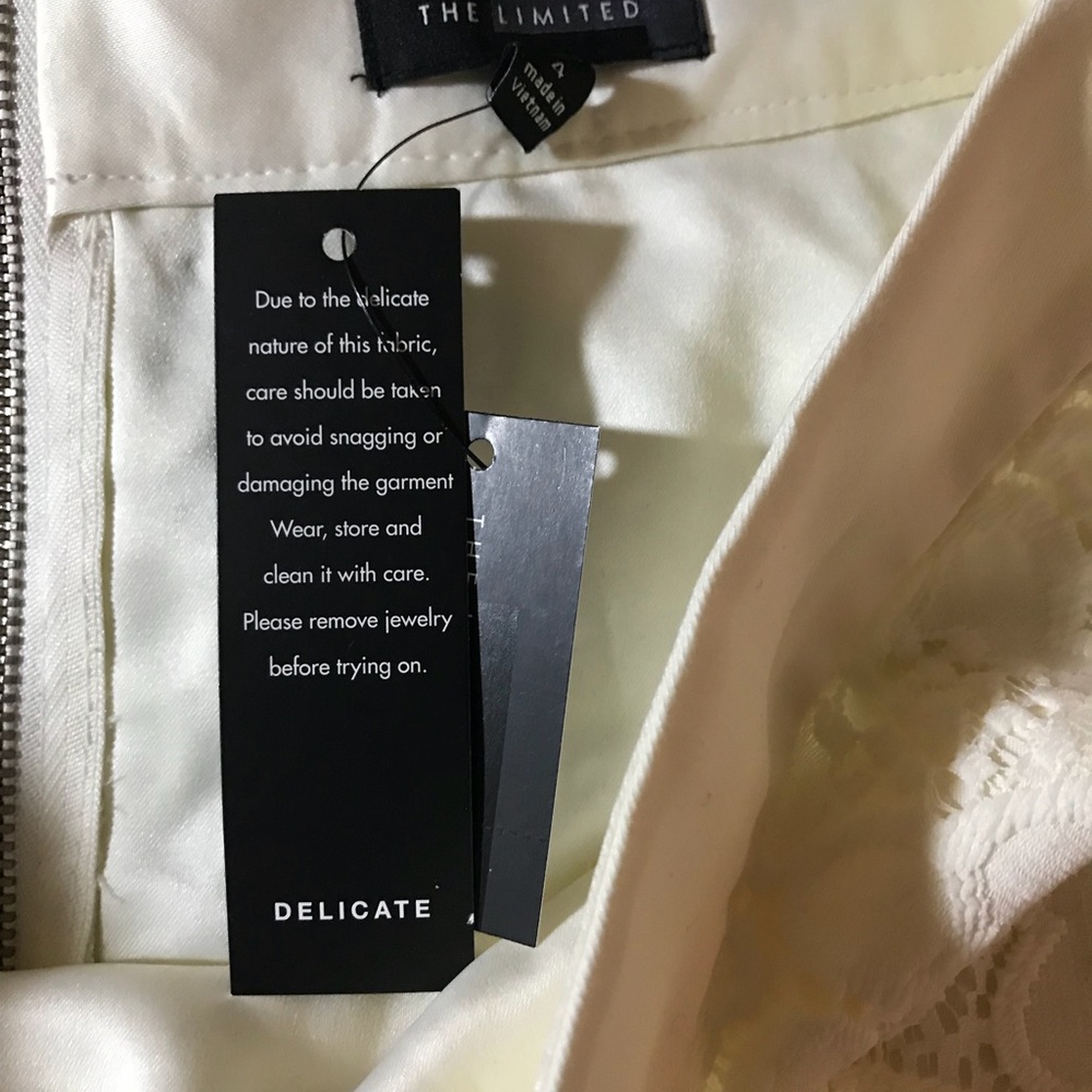 NWT The Limited Delicate off White Floral Skirt - Picture 3 of 7